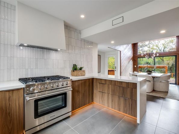 3974  Lost Creek Drive , Dallas Texas 75224