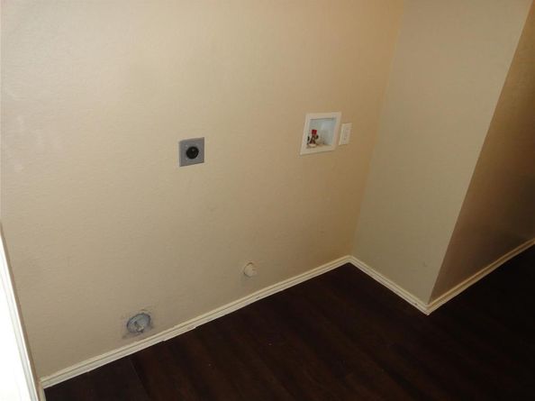 2015  Teagarden Court , Dallas Texas 75217