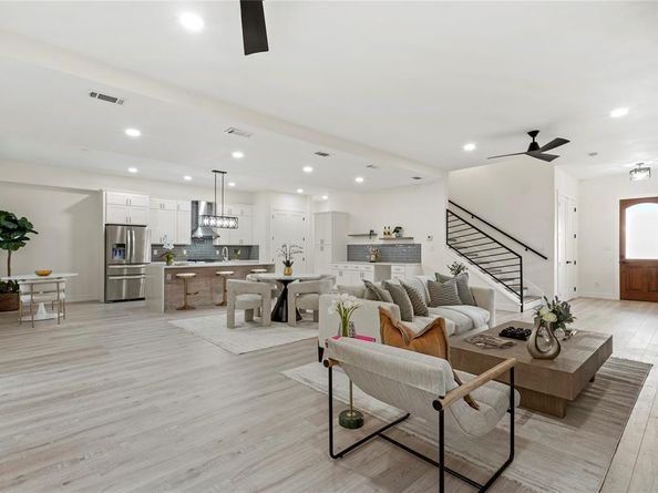 4128  Pluto Street , Dallas Texas 75212