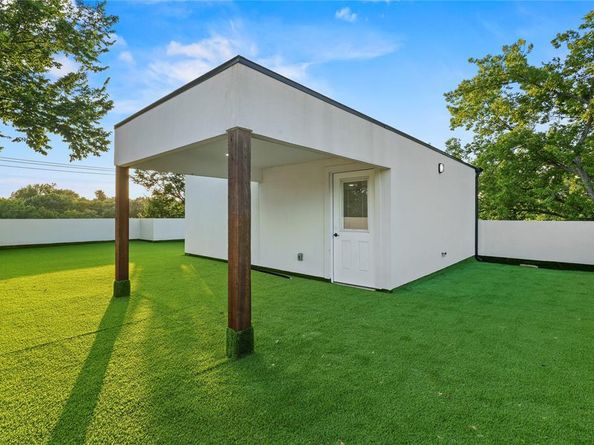 4128  Pluto Street , Dallas Texas 75212