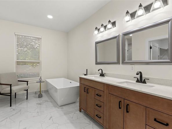 4128  Pluto Street , Dallas Texas 75212