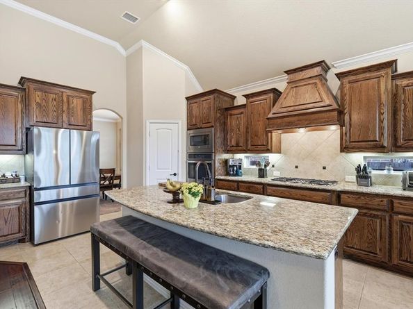 412  Dominion Street , Euless Texas 76039