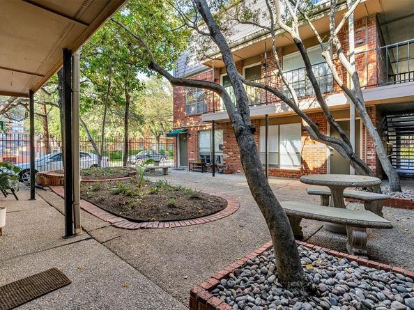 4525  Gilbert Avenue  104, Dallas Texas 75219