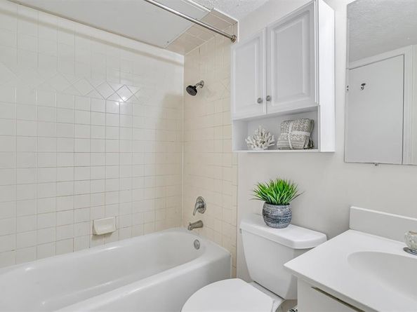 4525  Gilbert Avenue  104, Dallas Texas 75219