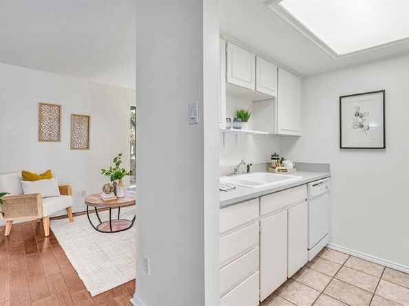 4525  Gilbert Avenue  104, Dallas Texas 75219