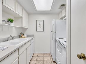 4525  Gilbert Avenue  104, Dallas Texas 75219