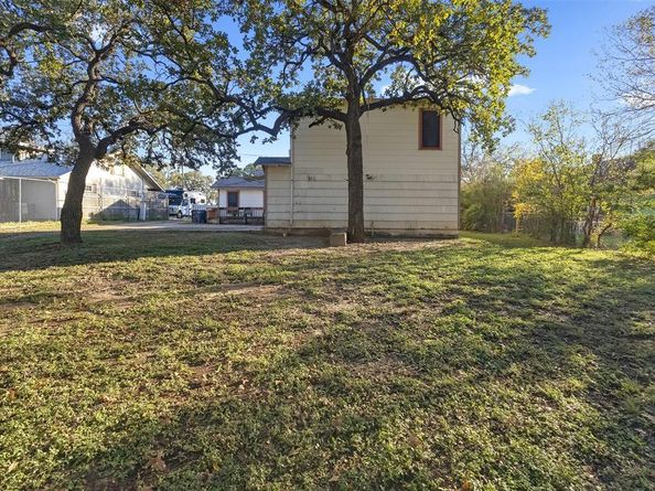 4735  Panola Avenue , Fort Worth Texas 76103