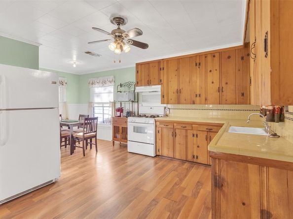 4735  Panola Avenue , Fort Worth Texas 76103