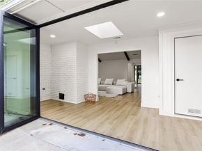 1513  Carriage Lane , Garland Texas 75043