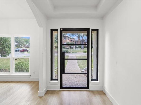 1513  Carriage Lane , Garland Texas 75043