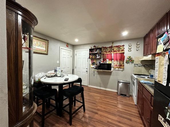 1307  Neptune Road , Dallas Texas 75216