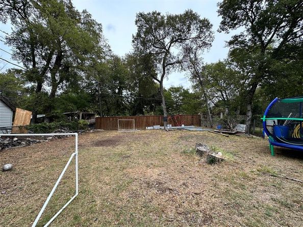 1307  Neptune Road , Dallas Texas 75216