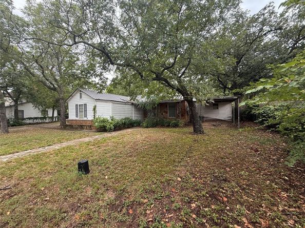 3001  Huron Trail , Lake Worth Texas 76135