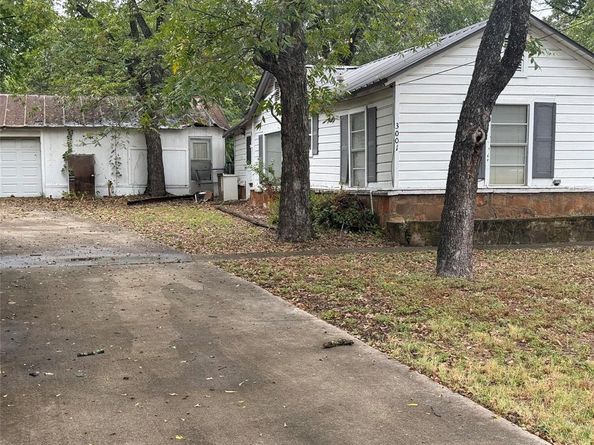 3001  Huron Trail , Lake Worth Texas 76135
