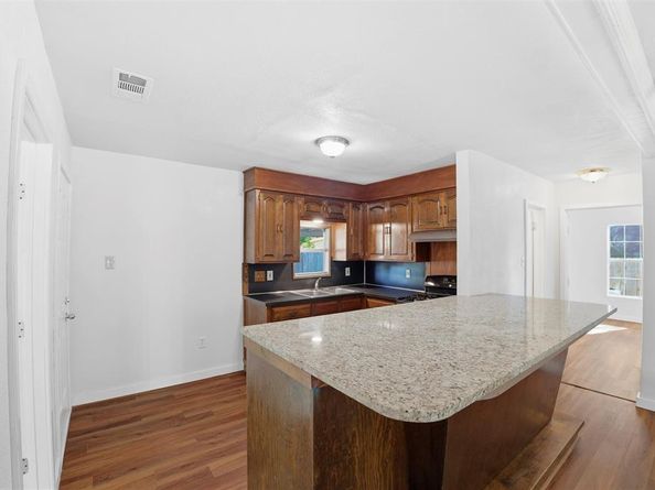 3521  Fairfax Avenue , Fort Worth Texas 76119