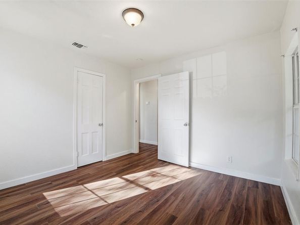 3521  Fairfax Avenue , Fort Worth Texas 76119