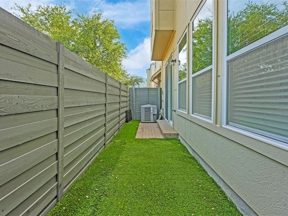 7880  Minglewood Lane , Dallas Texas 75231