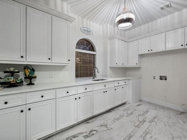 602  Rainbow Creek Court , Arlington Texas 76012