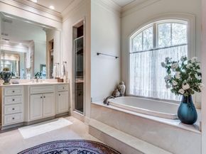 4420  Park Lane , Dallas Texas 75220