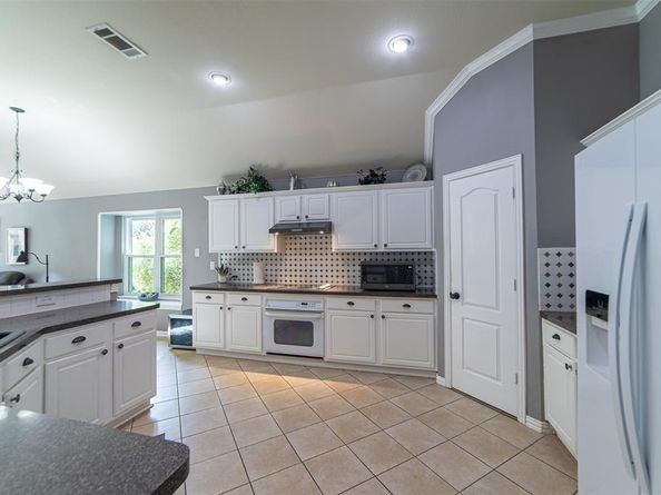 1706  Hollow Creek Court , Garland Texas 75040