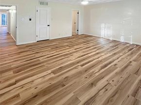 2301  Ridgmar Plaza  5, Fort Worth Texas 76116