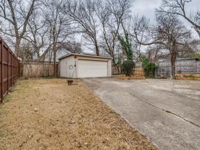 10422  Lake Gardens Drive , Dallas Texas 75218