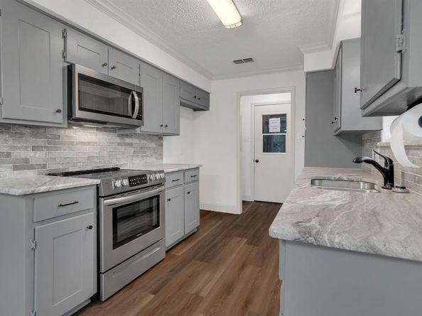 6433  Heather Drive , Watauga Texas 76148