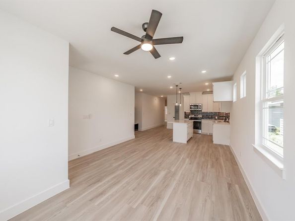 1402  Driess Street , Fort Worth Texas 76104