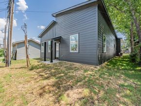 1402  Driess Street , Fort Worth Texas 76104