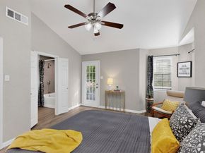 218 N Beacon Street  108, Dallas Texas 75214