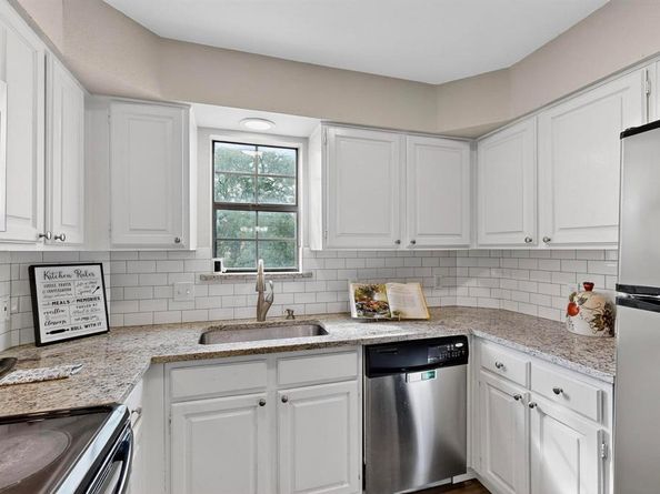 218 N Beacon Street  108, Dallas Texas 75214