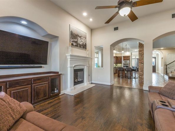 11327  Mounts Run Drive , Dallas Texas 75218