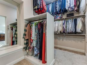 11327  Mounts Run Drive , Dallas Texas 75218