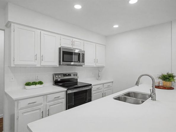 2217  Benbrook Drive , Carrollton Texas 75007