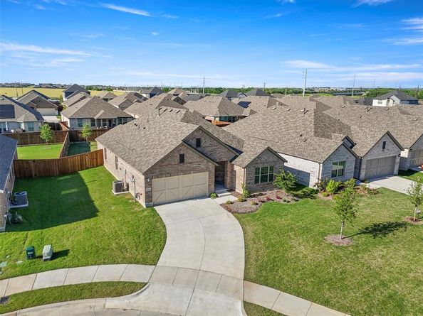 1421  Avalon Court , Celina Texas 75009