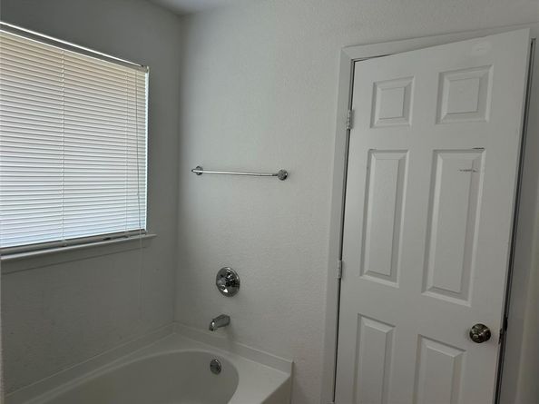 7812  Oak Garden Trail , Dallas Texas 75232