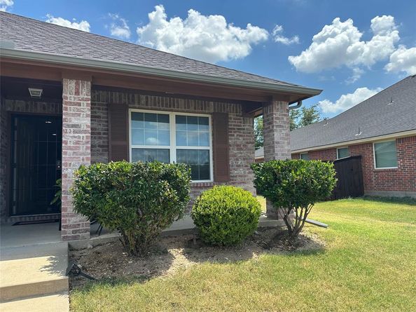 7812  Oak Garden Trail , Dallas Texas 75232
