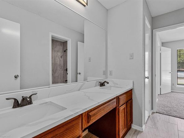 202 E Schreiber Street , Garland Texas 75049