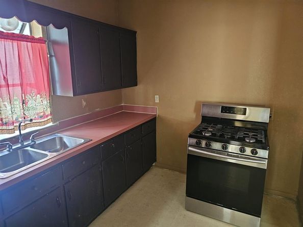 2815  Burger Avenue , Dallas Texas 75215