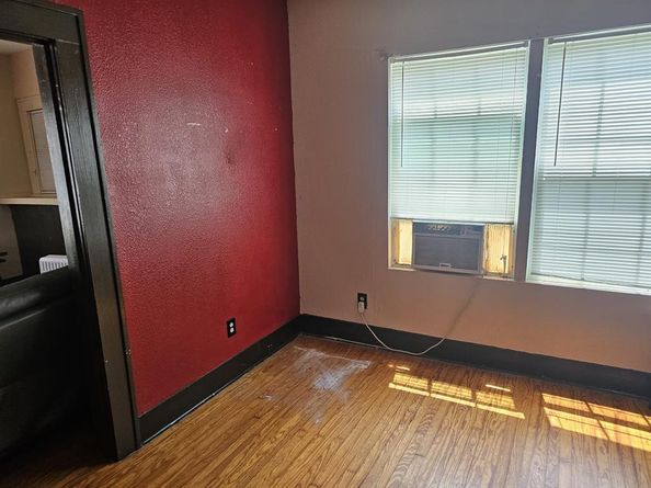 2815  Burger Avenue , Dallas Texas 75215