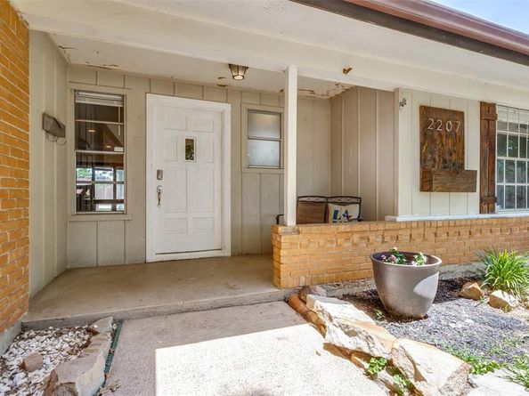 2207  Fairfax Drive , Irving Texas 75060