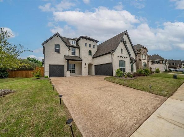 928  Holly Anne Lane , Aubrey Texas 76227