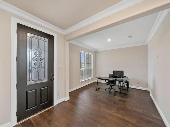 928  Holly Anne Lane , Aubrey Texas 76227