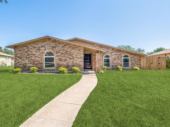 2504  Denmark Drive , Garland Texas 75040
