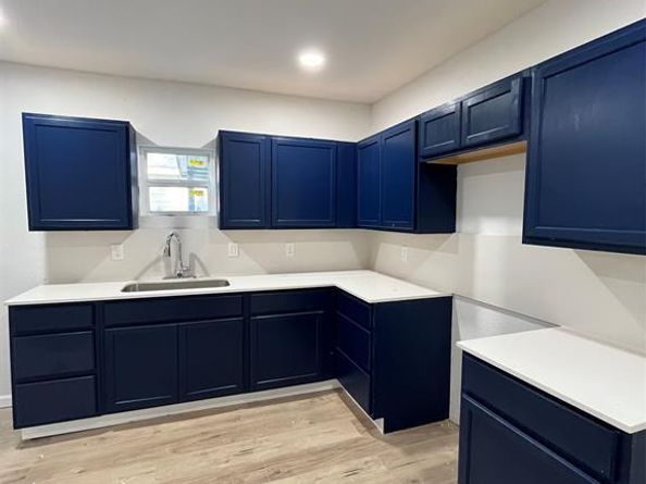 3919  Carl Street , Dallas Texas 75210