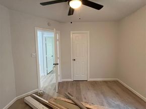 3919  Carl Street , Dallas Texas 75210