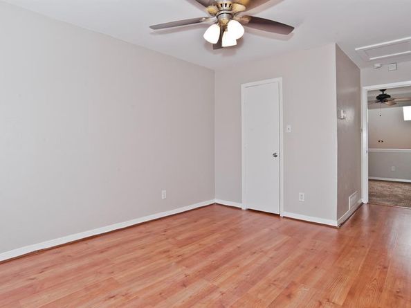 7450  Holly Hill Drive  116, Dallas Texas 75231