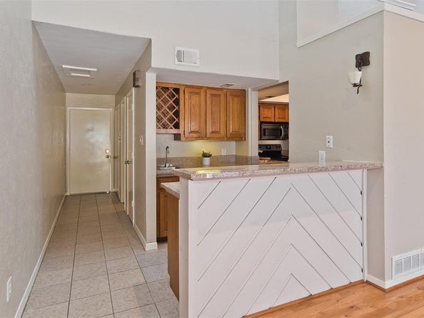 7450  Holly Hill Drive  116, Dallas Texas 75231