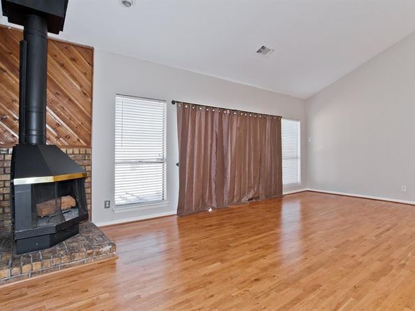 7450  Holly Hill Drive  116, Dallas Texas 75231