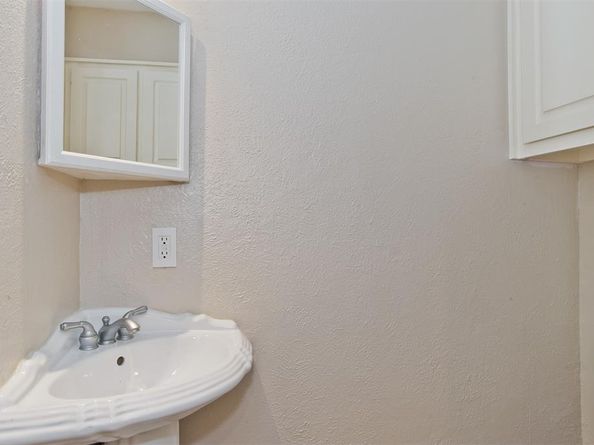 7450  Holly Hill Drive  116, Dallas Texas 75231